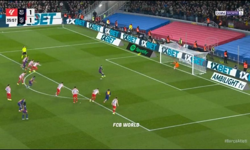 Την έστειλε στο... πάνω διάζωμα της κερκίδας: Το χαμένο πέναλτι του Λεβαντόφσκι στο ντέρμπι με την Ατλέτικο! (ΒΙΝΤΕΟ)