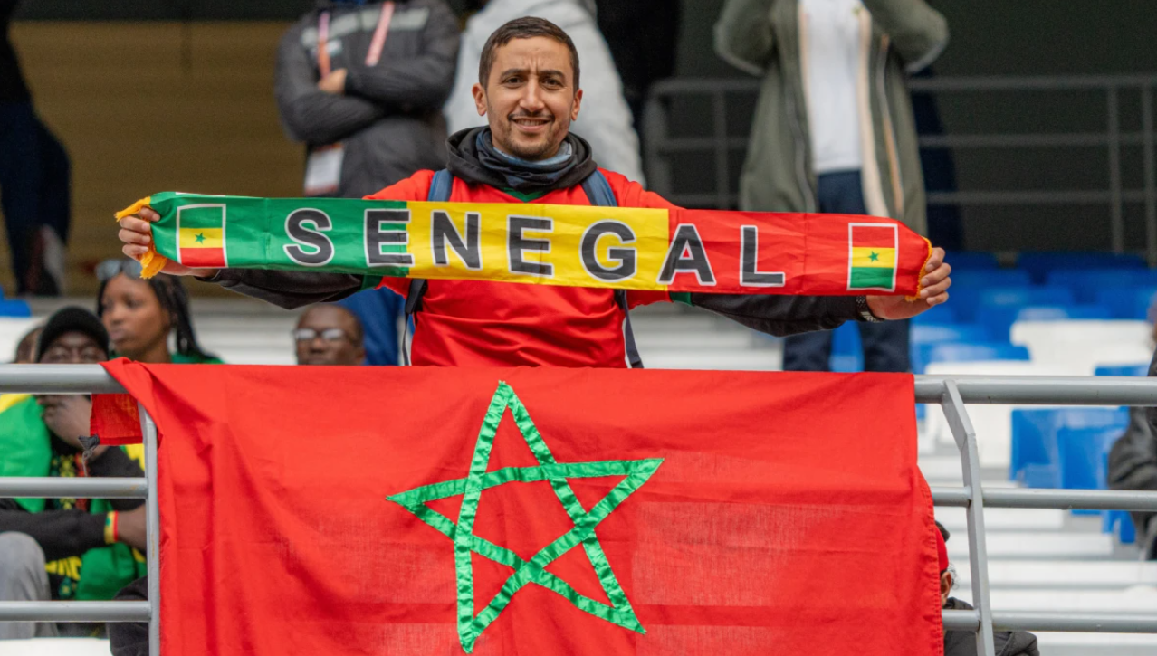 Η αγάπη θα παύσει για 90 λεπτά: Γιατί οι Σενεγαλέζοι και οι Μαροκινοί υποστηρίζουν ο ένας τον άλλον;