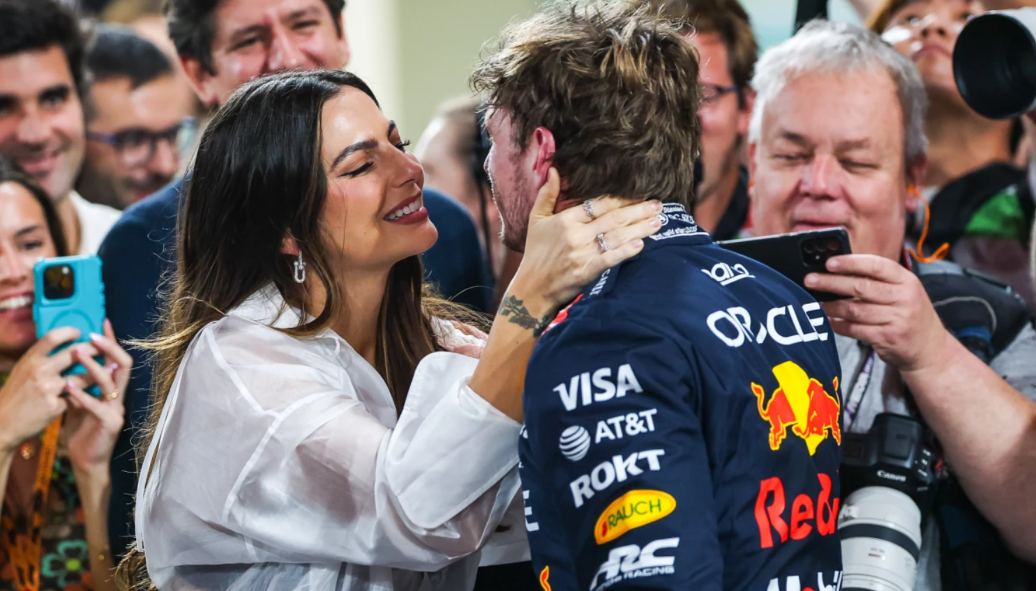 «Και τι έγινε που ήταν 18 ετών;»: Η Βραζιλιάνα σύντροφος του Φερστάπεν απαντά στους... κακοπροαίρετους