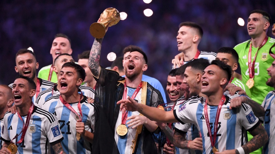 «Θύελλα» στην Premier League: Παγκόσμιος πρωταθλητής κατηγορείται για προώθηση στοιχηματικής εταιρείας! (ΒΙΝΤΕΟ)