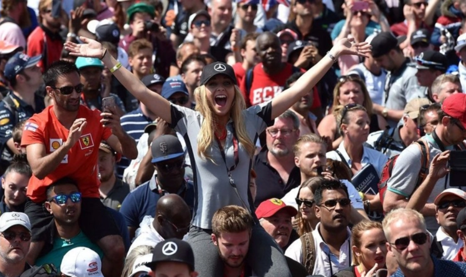 F1 - Γιατί αυξάνεται συνεχώς το γυναικείο κοινό