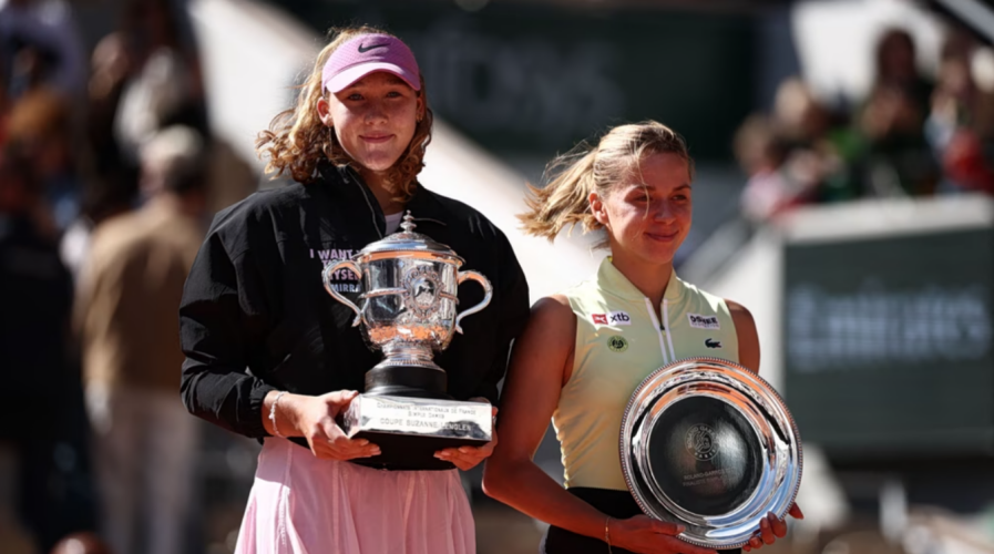 Και όμως: Οι δύο φιναλίστριες του Roland Garros, έγραψαν αρνητική ιστορία στο Wimbledon (ΒΙΝΤΕΟ)