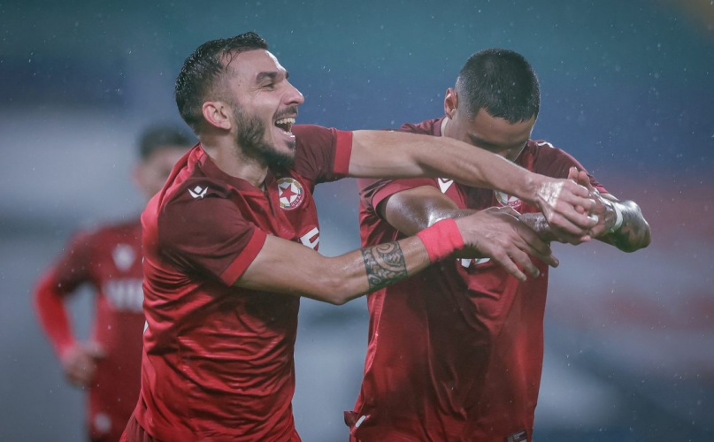 Συνεχίζει... on fire ο Πίττας! Σκόραρε με καρφωτή κεφαλιά - Δείτε το γκολ (ΒΙΝΤΕΟ)