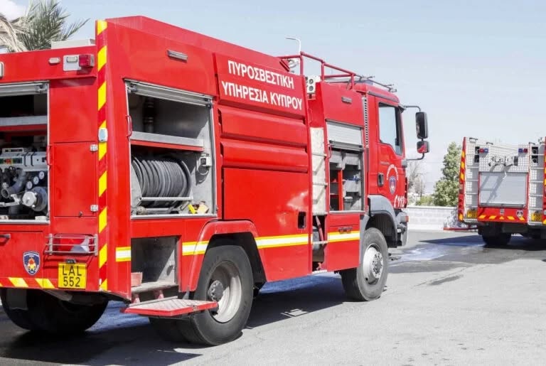 Δεν πρόλαβε να πάρει ανάσα η Πυροσβεστική: Συναγερμός σε όλες τις επαρχίες - Εμπρησμός, φωτιές και συνεχείς επιχειρήσεις