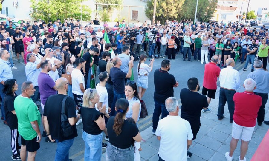 Συμφέρει το ΑΚΕΛ η «εργαλειοποίηση» της φασιστικής επίθεσης στη Λακατάμια;