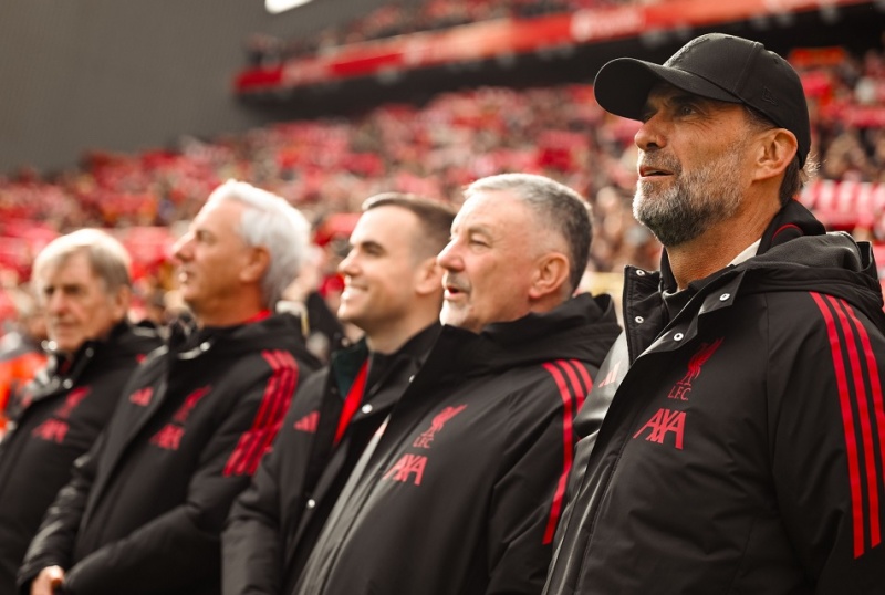 Αυτό που άξιζε στον Κλοπ: Έκανε ρεκόρ ο κόσμος στο «Άνφιλντ» για να τον ξαναδεί!