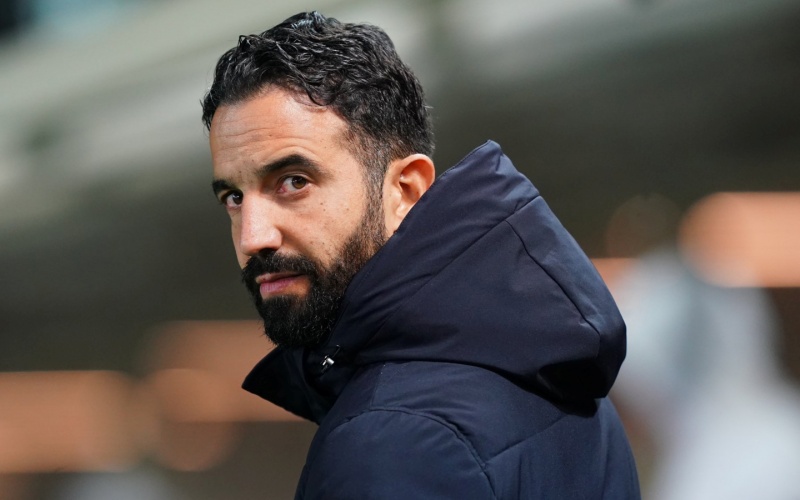 Ο Ρούμπεν Αμορίμ μετά την απόλυση του από τη Μάντσεστερ Γιουνάιτεντ επιστρέφει στην Πορτογαλία (ΒΙΝΤΕΟ)