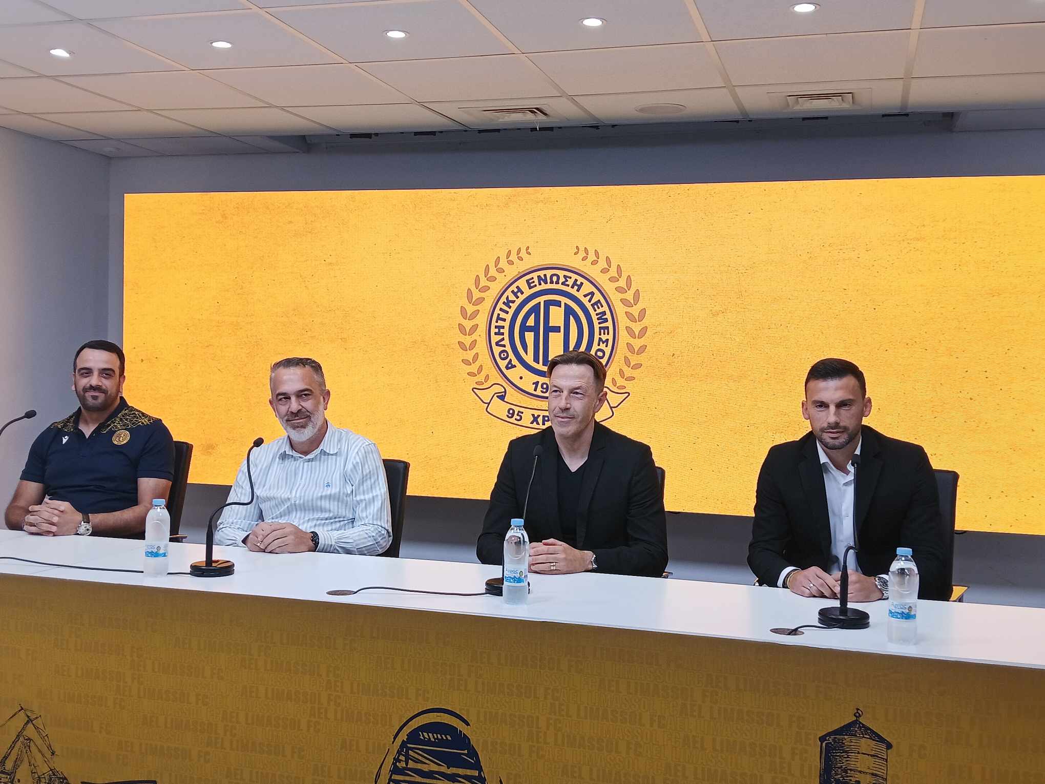 KΩΝΣΤΑΝΤΙΝΟΥ: «Δεν θα κάνουμε τρελό μπάτζετ…»