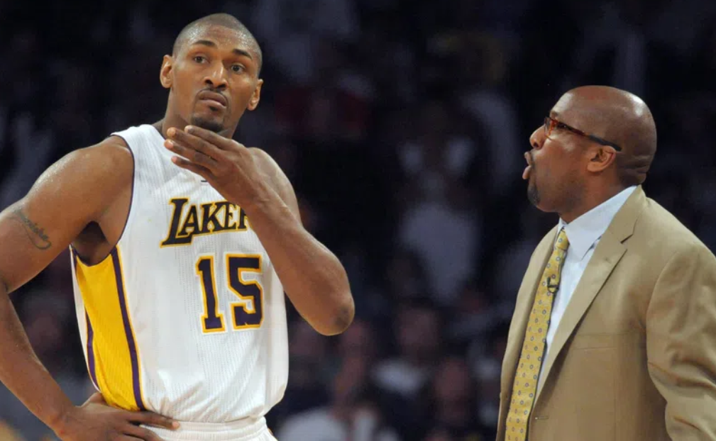 Από τα εκατομμύρια… στην έκπτωση 20% - Όταν ένας σταρ του NBA έπιασε δουλειά σε κατάστημα ηλεκτρονικών