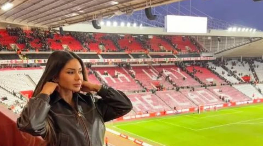 «Έχεις το πιο τέλειο σώμα από όλες» - Μοντέλο πήγε στο γήπεδο φορώντας δερμάτινα και αποθεώθηκε! (ΦΩΤΟΓΡΑΦΙΕΣ)