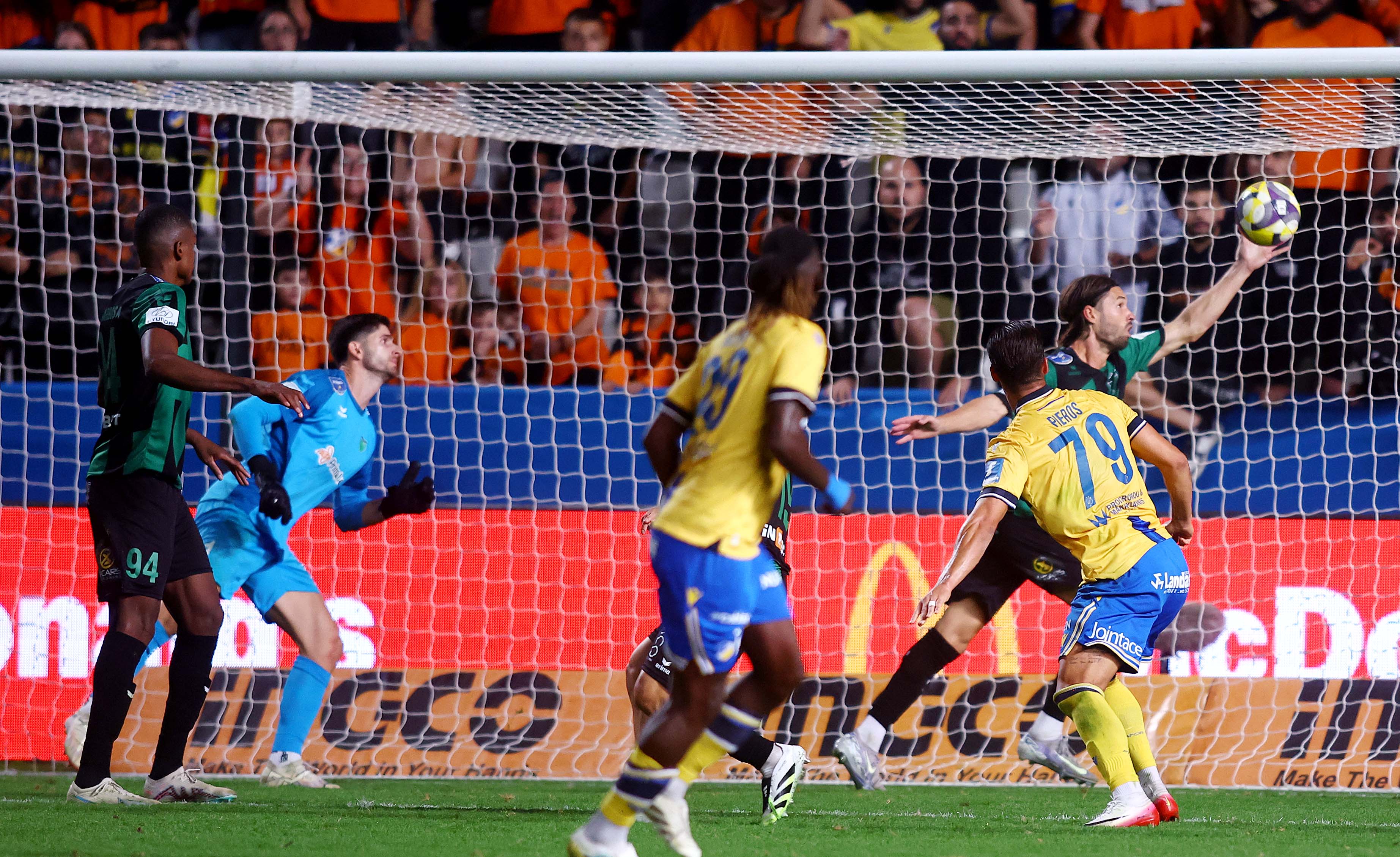 Τα ΣΤΙΓΜΙΟΤΥΠΑ του δραματικού αγώνα ΑΠΟΕΛ-Ολυμπιακός (ΒΙΝΤΕΟ)