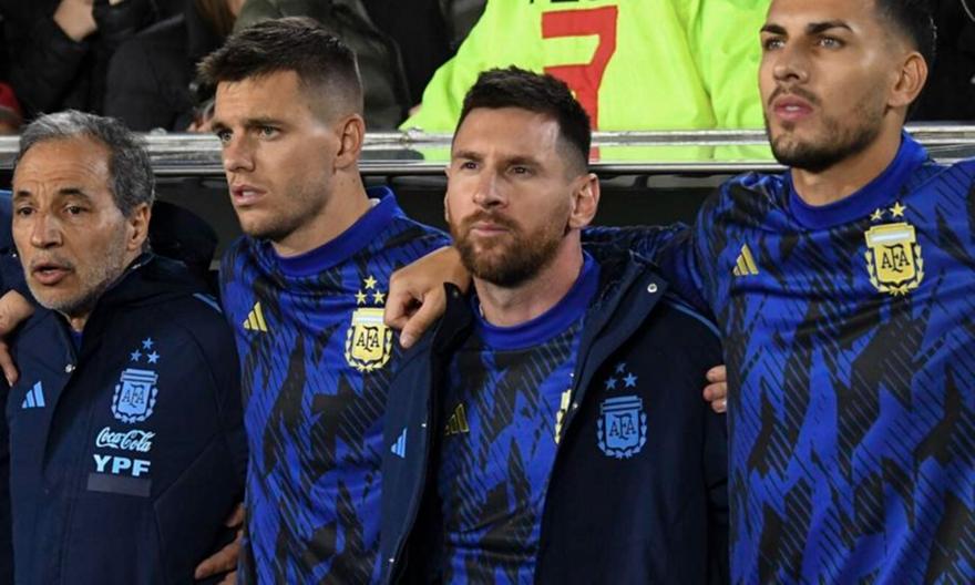 Οι φωτογράφοι άφησαν τον εθνικό ύμνο και την... έπεσαν στον Μέσι που ήταν στον πάγκο!