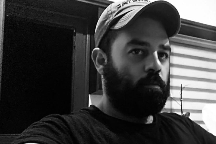 Θλίψη στην Θύρα 9: "Τραγουδάτε δυνατά με τα υπόλοιπα αδέρφια από εκεί ψηλά"