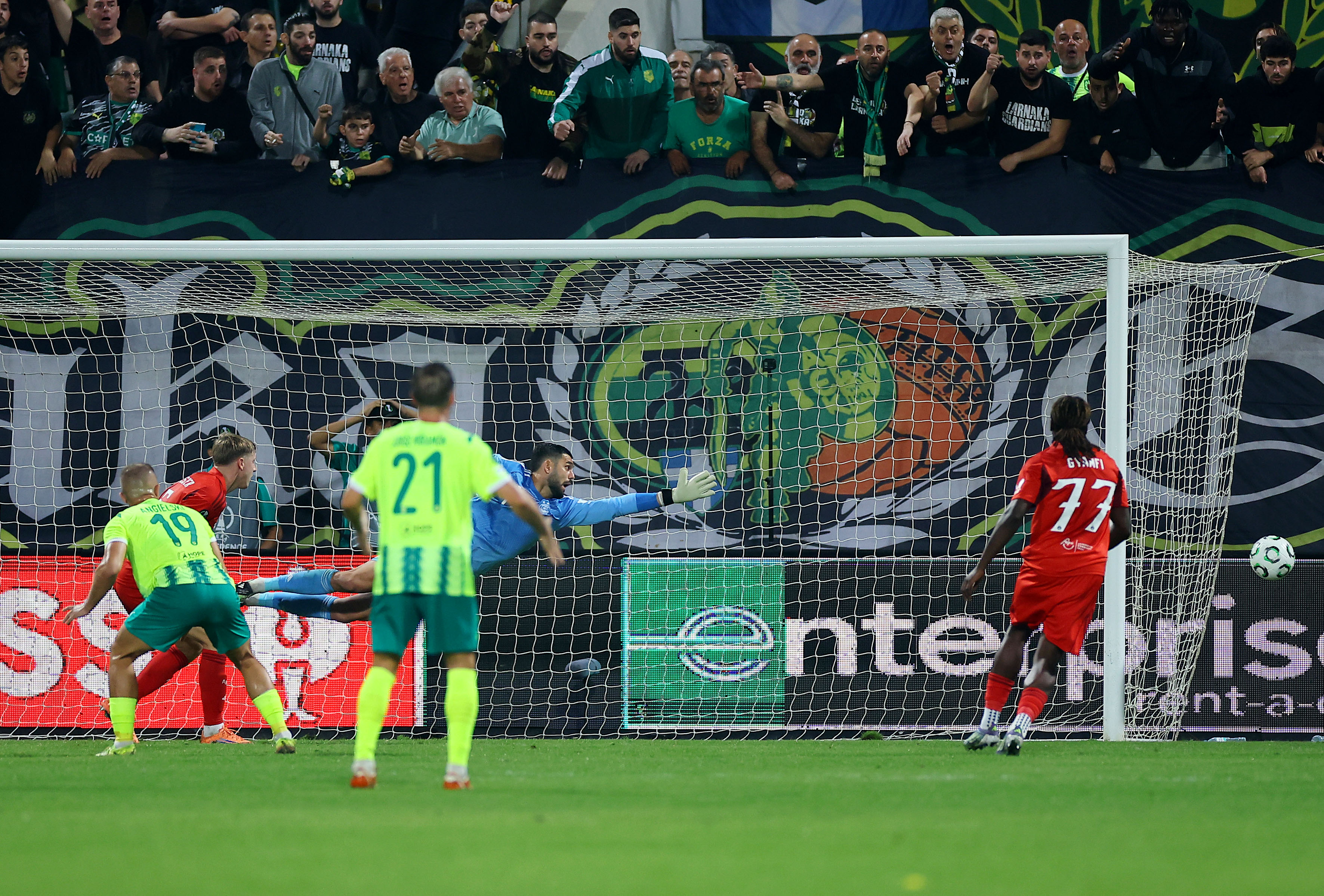 ΑΕΚ-Αμπερντίν: Αμάν ΕΥΚΑΙΡΙΑ στο 90+4′ – Η απίστευτη φάση με Αγκιέλσκι! (ΒΙΝΤΕΟ)