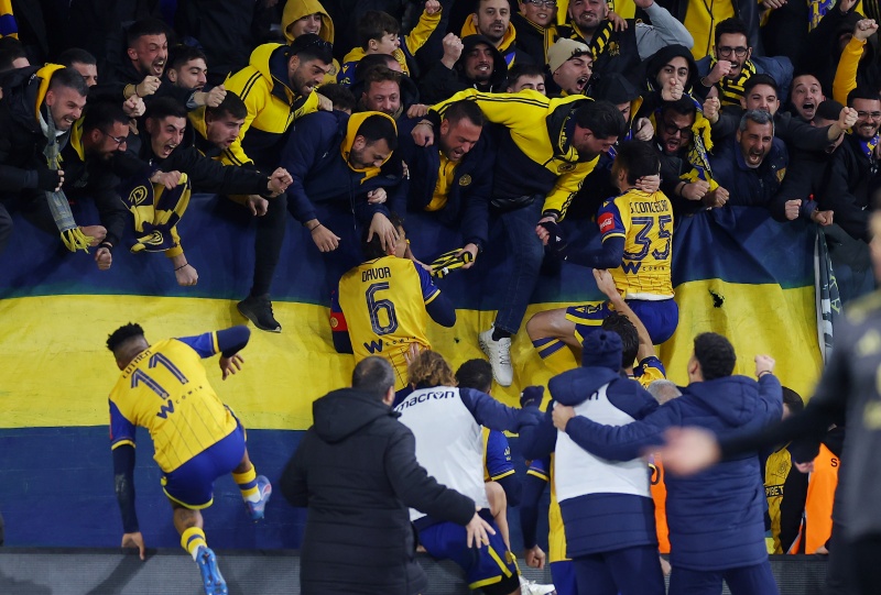 Φοβερό ΑΕΛίστικο ΞΕΣΠΑΣΜΑ τριών ετών - Ποτάμι τα δάκρυα χαράς στο 95'!