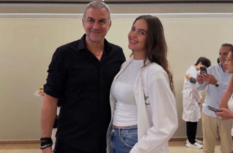 Συγκινεί ο Τραϊανός Δέλλας για την κόρη του Βικτώρια: Η μετακόμιση στην Κύπρο και η πρώτη φωτό με την ιατρική ποδιά
