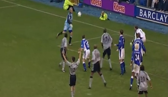 Το πρώτο γκολ από τερματοφύλακα στην Πρέμιερ: Πέρασαν 22 χρόνια από το βολέ του Σμάιχελ 