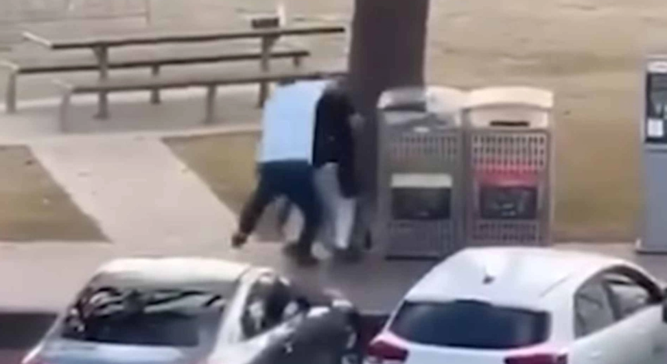 Πάνω από 1 εκατ. δολάρια συγκεντρώθηκαν για τον ήρωα της επίθεσης στο Σίδνεϊ (ΒΙΝΤΕΟ)