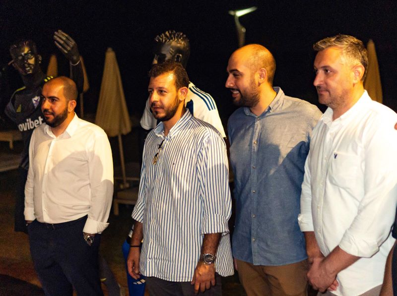 Ελπίζει η «κοινωνία» της Ανόρθωσης…