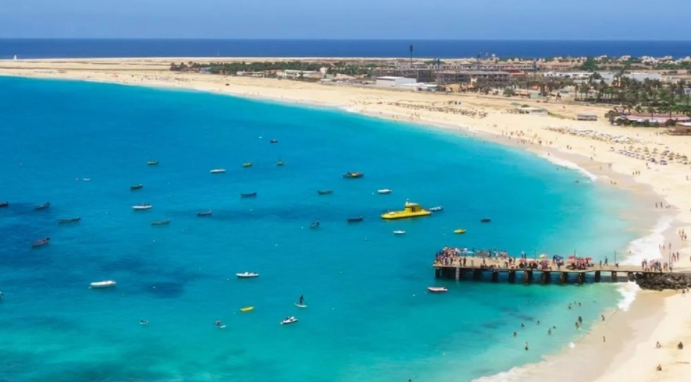 Πράσινο Ακρωτήρι: Γιατί πεθαίνουν τουρίστες μετά τις διακοπές τους σε αυτό το τροπικό νησί;