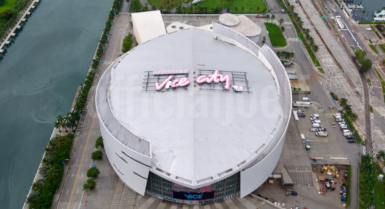 «Welcome to Vice City»: Η Rockstar χρησιμοποιεί το γήπεδο των Μαϊάμι Χιτ για την καμπάνια του GTA VI
