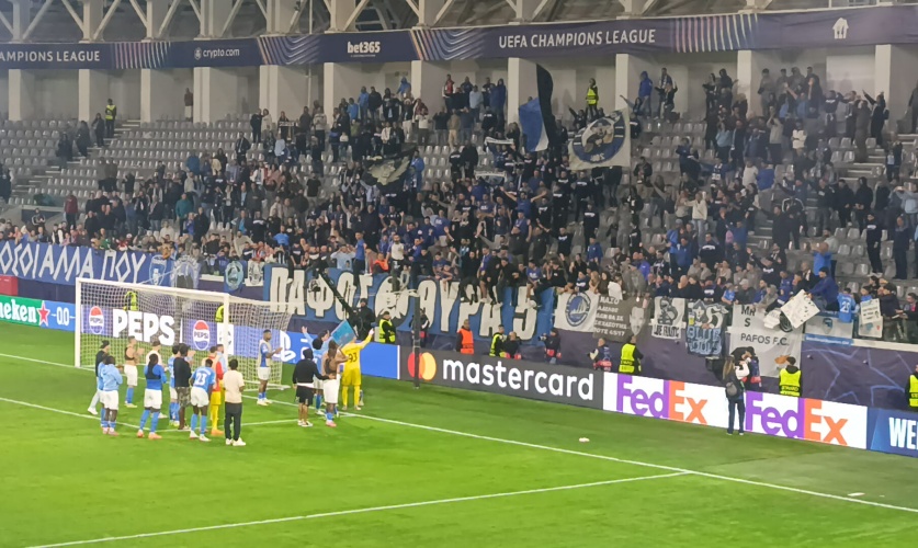 Δυνατό ΣΚΗΝΙΚΟ με Νεόφυτο Μιχαήλ και Θύρα 5 μετά τη λήξη (ΒΙΝΤΕΟ)