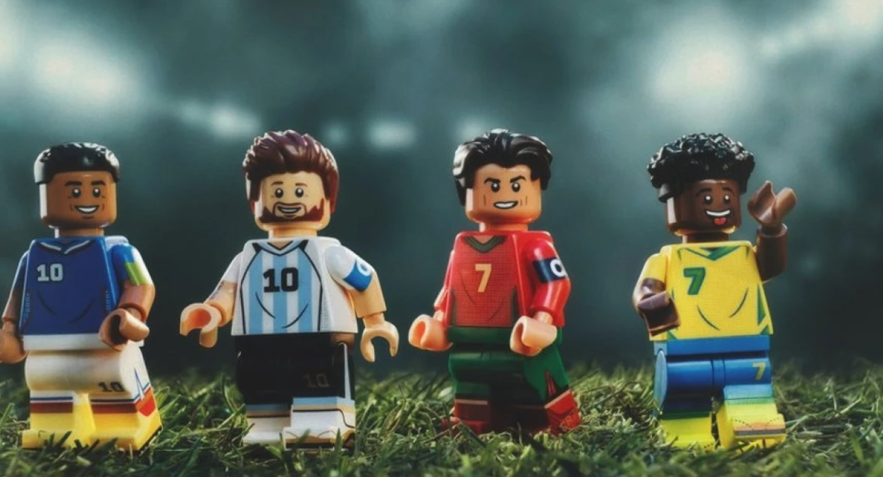 Πώς η LEGO έφερε επανάσταση και μας έκανε να ξεχάσουμε ό,τι ξέραμε για τις διαφημίσεις πριν το Μουντιάλ