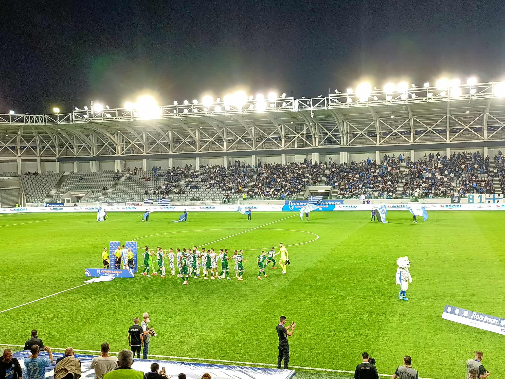 ΑΠΟΛΛΩΝ-ΟΜΟΝΟΙΑ: Η εντυπωσιακή υποδοχή από τους φίλους των ομάδων (ΦΩΤΟΓΡΑΦΙΕΣ)