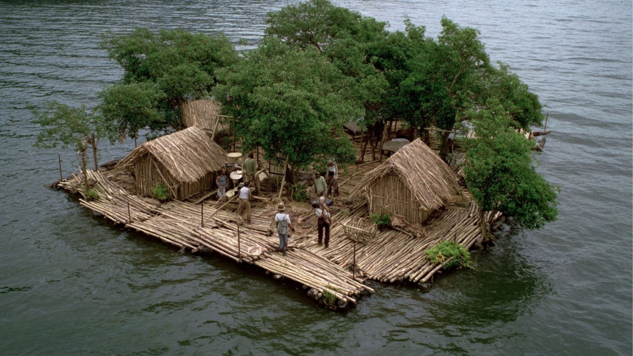 Ούτε ρεύμα, ούτε μηχανήματα: Ένας άντρας έχτισε ένα αυτόνομο πλωτό χωριό σε μια απομακρυσμένη λίμνη