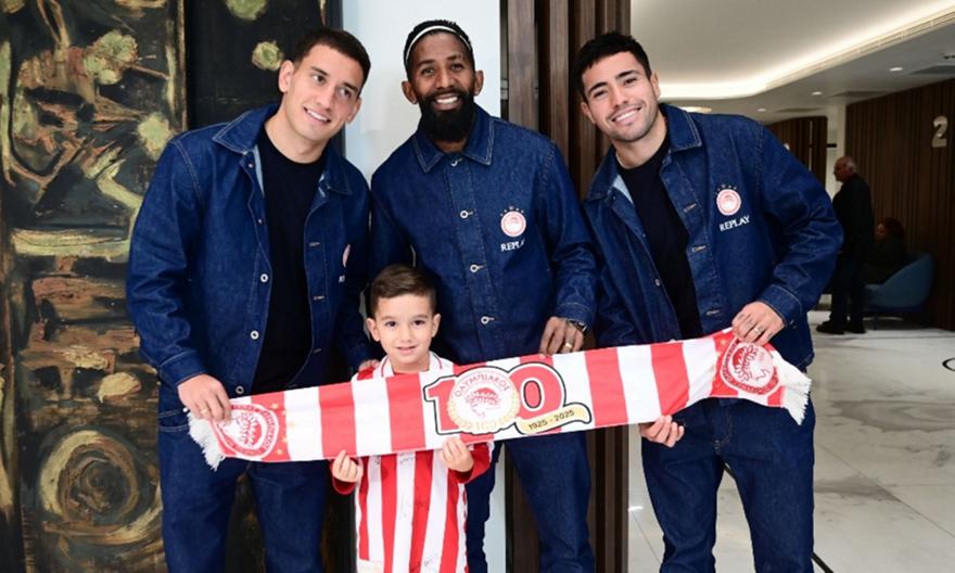 Ερυθρόλευκη αγκαλιά στα παιδιά (ΒΙΝΤΕΟ)