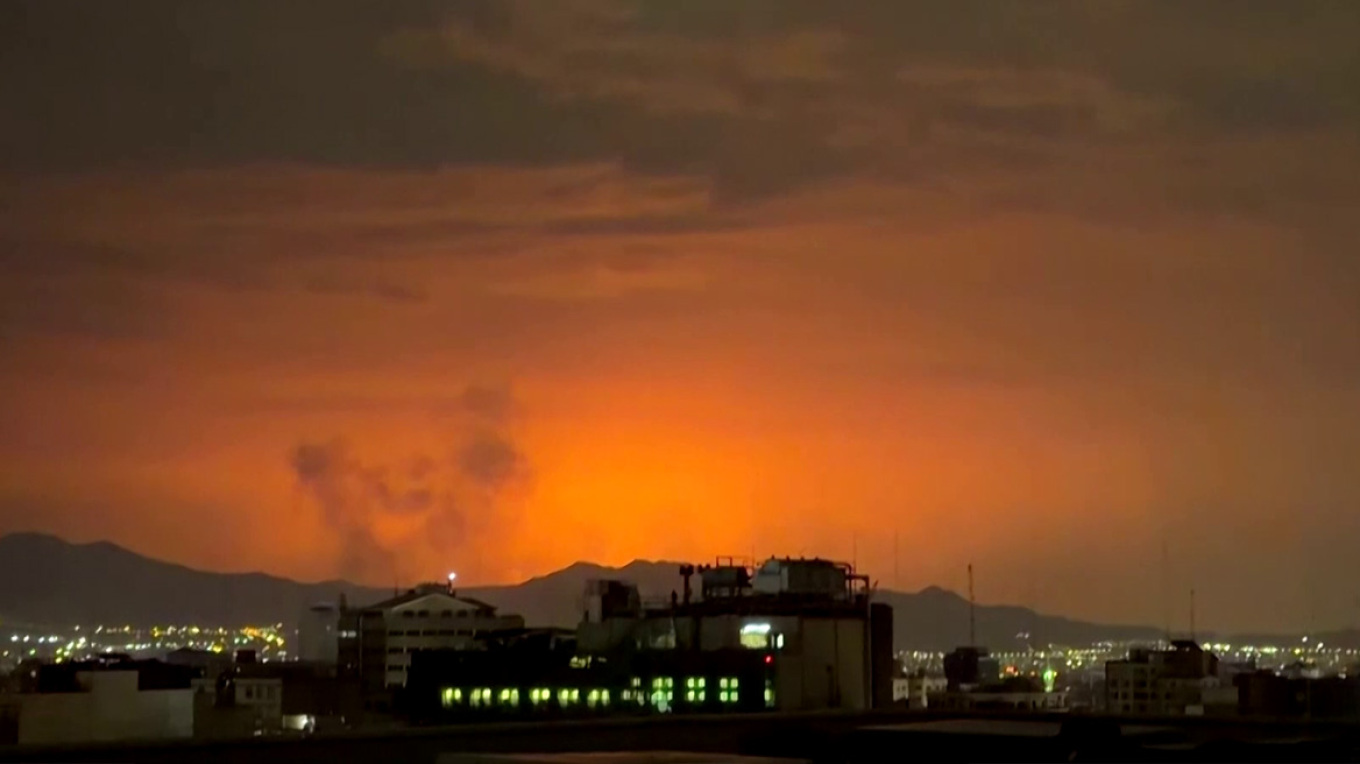 Χάος στη Μέση Ανατολή: Το Ισραήλ κάνει επίθεση στον Λίβανο και το Ιράν στο Ισραήλ - Εκρήξεις και στο Άμπου Ντάμπι - Δείτε βίντεο