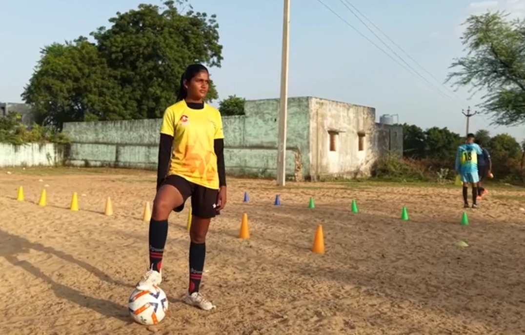 Πώς το ποδόσφαιρο σώζει τις ζωές ανήλικων κοριτσιών στην Ινδία