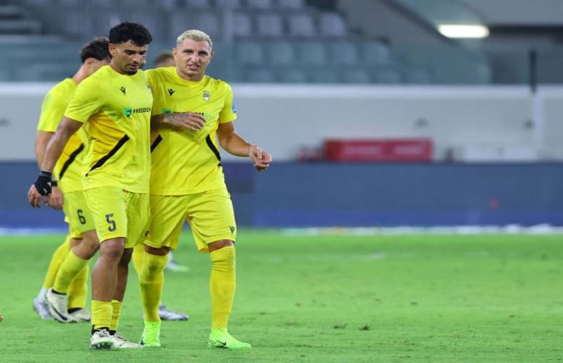 Περίμενε κι αυτός ένα τηλεφώνημα… 