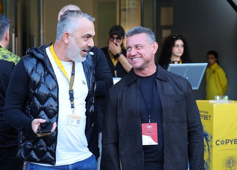 Πλάι στον πρόεδρο και στο «Αλφαμέγα» ο Μπουντζίνσκι…