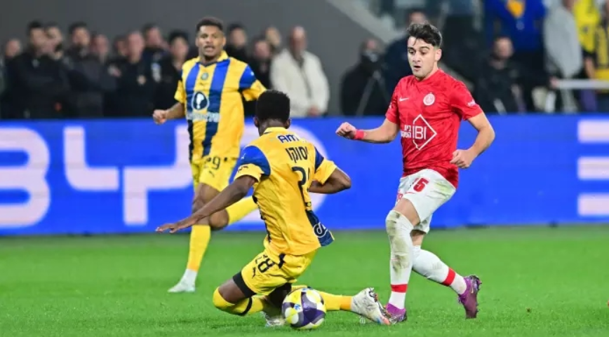 Πήρε το ντέρμπι με επική ανατροπή η Χάποελ  - Πανηγυρισμοί με... κραυγή Λοΐζου στα αποδυτήρια (ΒΙΝΤΕΟ)