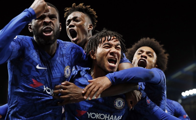 Τότε που ο Τζέιμς έδειξε κόντρα στον Άγιαξ πως είχε πάθος και άγνοια κινδύνου