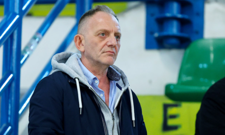 Το έκανε κι αυτό - ΕΔΩΣΕ τις μετοχές του στον ΑΠΟΕΛ!