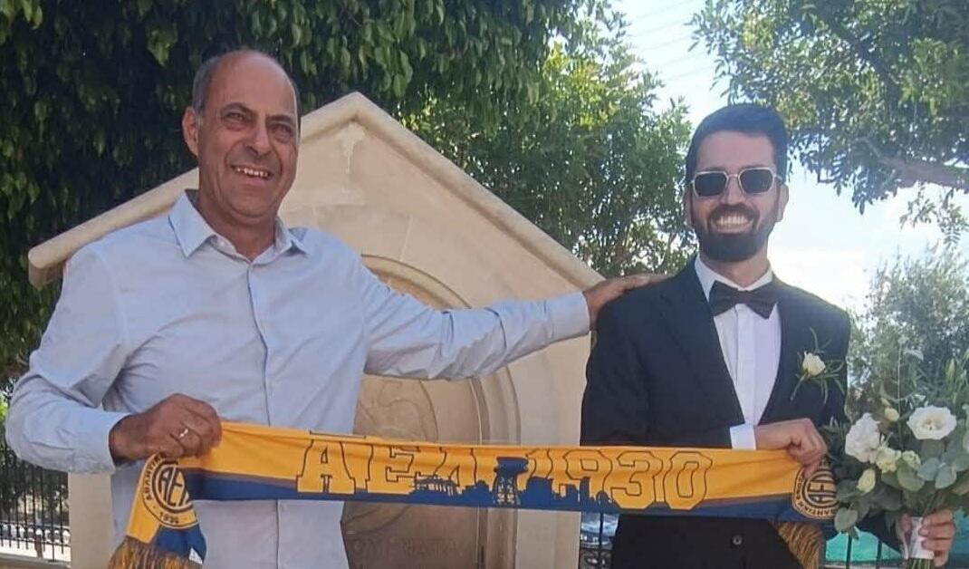 Παντρεύτηκε ο αρχηγός της ΑΕΛ (ΦΩΤΟΓΡΑΦΙΑ)