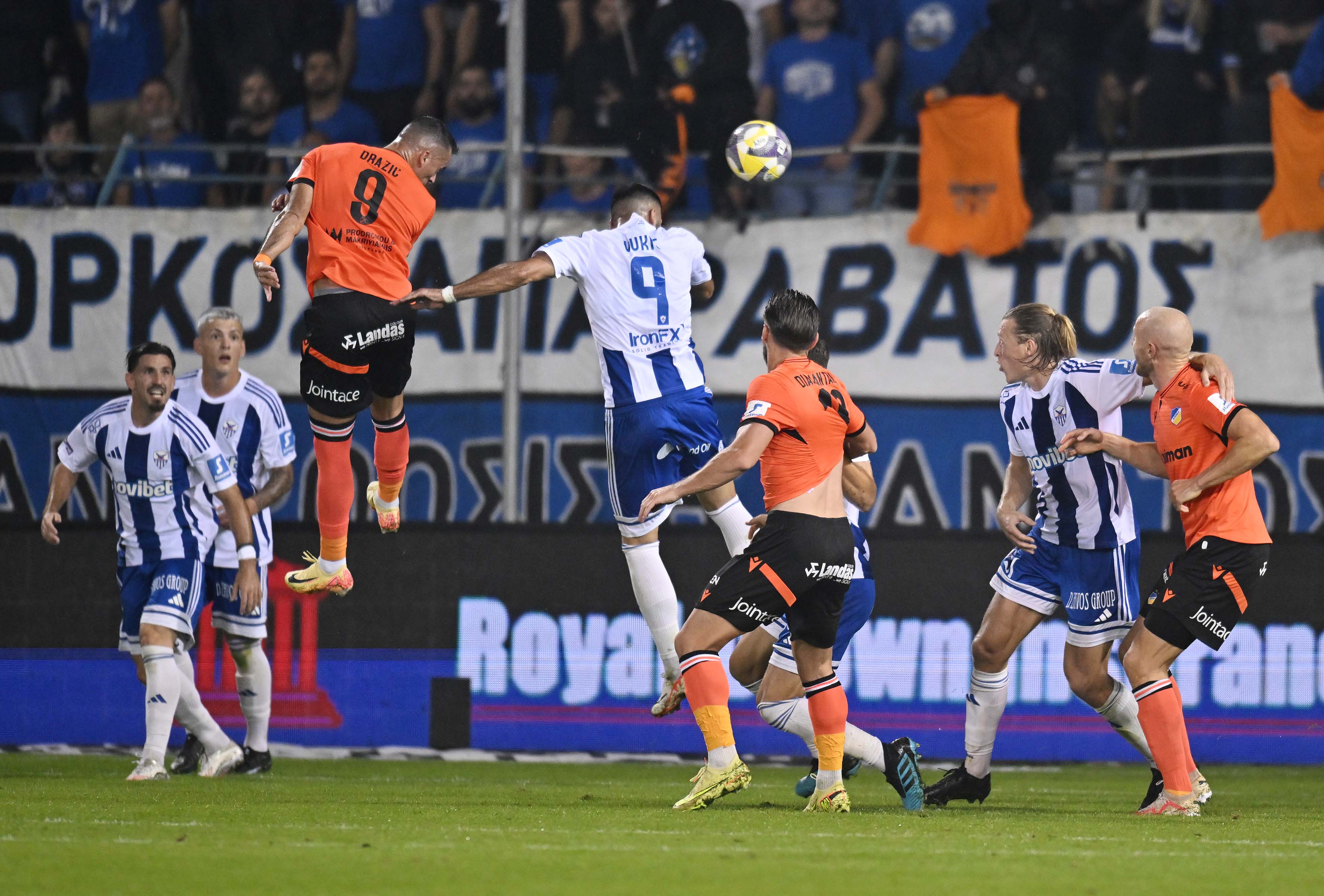 ΑΠΟΕΛ-ΑΝΟΡΘΩΣΗ: «Χ» με υπογραφές... Σένσι και Κούτσακου