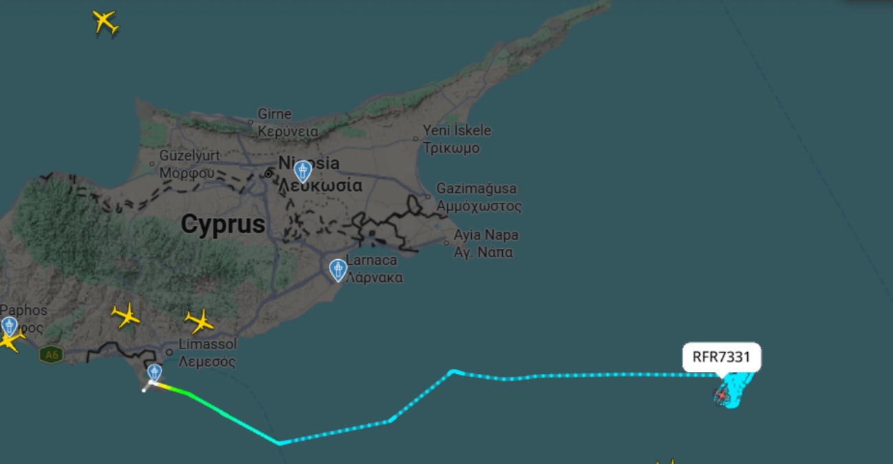 Περίεργη πτήση γύρω από την Κύπρο: Τι είναι το «μυστηριώδες αντικείμενο» που πετά πάνω από το νησί εδώ και ώρες - Φωτογραφία