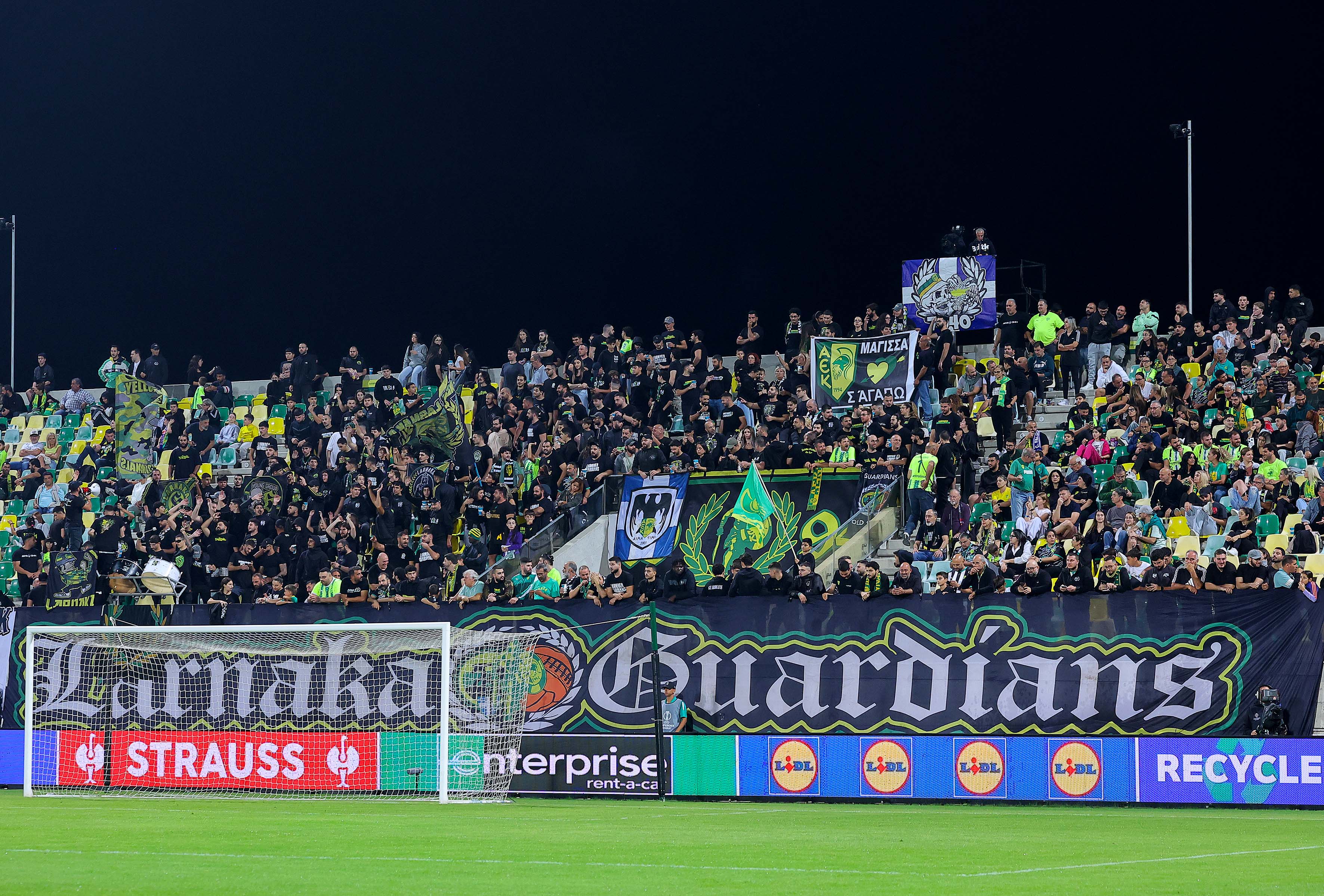 ΑΕΚ: Εντυπωσιακή ατμόσφαιρα από τους οργανωμένους (ΒΙΝΤΕΟ ThemaSports)