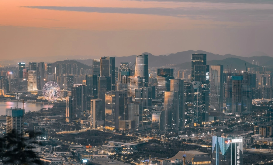 Ούτε στο Τόκιο ούτε στη Σαγκάη: Η μελλοντική πόλη που κάποτε είχε 100.000 κατοίκους και τώρα το delivery γίνεται με drones