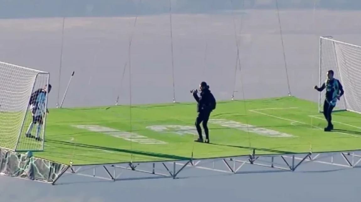 Ένας αγώνας ποδοσφαίρου στα 1.800 μέτρα υψόμετρο - Οι Ρώσοι κατέρριψαν το παγκόσμιο ρεκόρ (ΒΙΝΤΕΟ)