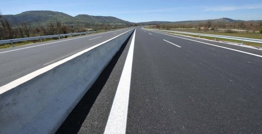 Παραλίγο τραγωδία: Δεν θα πιστέψετε τι φόρτωσε στο αυτοκίνητο και έγινε viral - Δείτε φωτογραφία