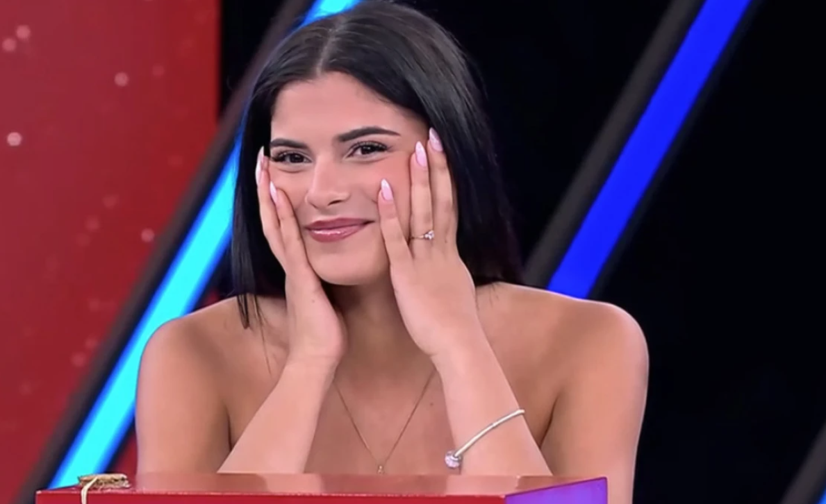 Η εντυπωσιακή κόρη γνωστού Έλληνα πρώην πολίστα έκλεψε την παράσταση στο Deal - Το ποσό που κέρδισε (ΦΩΤΟΓΡΑΦΙΕΣ)