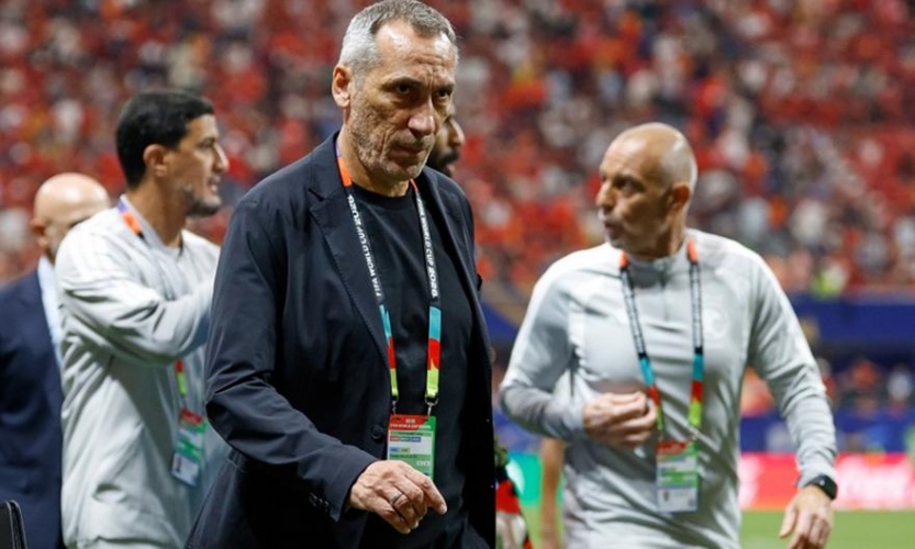 ΕΝΤΑΣΗ με Δώνη στη συνέντευξη Τύπου μετά την τεσσάρα: «Πιστεύετε ότι θα με απολύσουν για το 5-4-1;»
