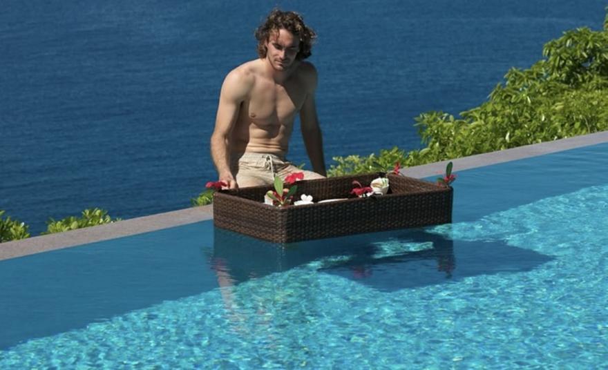 Οι χλιδάτες διακοπές του Τσιτσιπά (ΦΩΤΟΓΡΑΦΙΕΣ)