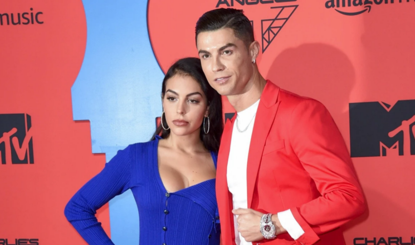 &Omicron; &Rho;&omicron;&nu;ά&lambda;&nu;&tau;&omicron; &pi;&omicron;ύ&lambda;&eta;&sigma;&epsilon; &tau;&eta; &chi;&lambda;&iota;&delta;ά&tau;&eta; &tau;&omicron;&upsilon; έ&pi;&alpha;&upsilon;&lambda;&eta; &sigma;&tau;&eta;&nu; &Pi;&omicron;&rho;&tau;&omicron;&gamma;&alpha;&lambda;ί&alpha; - &Tau;&omicron; &alpha;&sigma;&tau;&rho;&omicron;&nu;&omicron;&mu;&iota;&kappa;ό &pi;&omicron;&sigma;ό