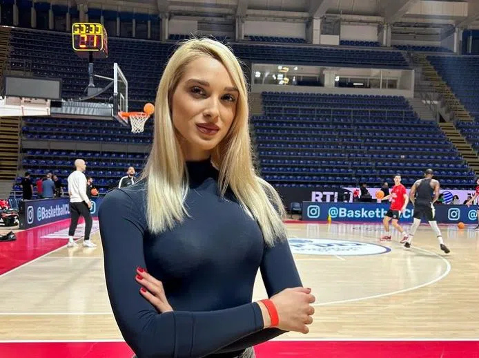 Η «καυτή» δημοσιογράφος που μαγνήτισε τα βλέμματα στο Παρτιζάν - Παναθηναϊκός (ΦΩΤΟΓΡΑΦΙΕΣ)