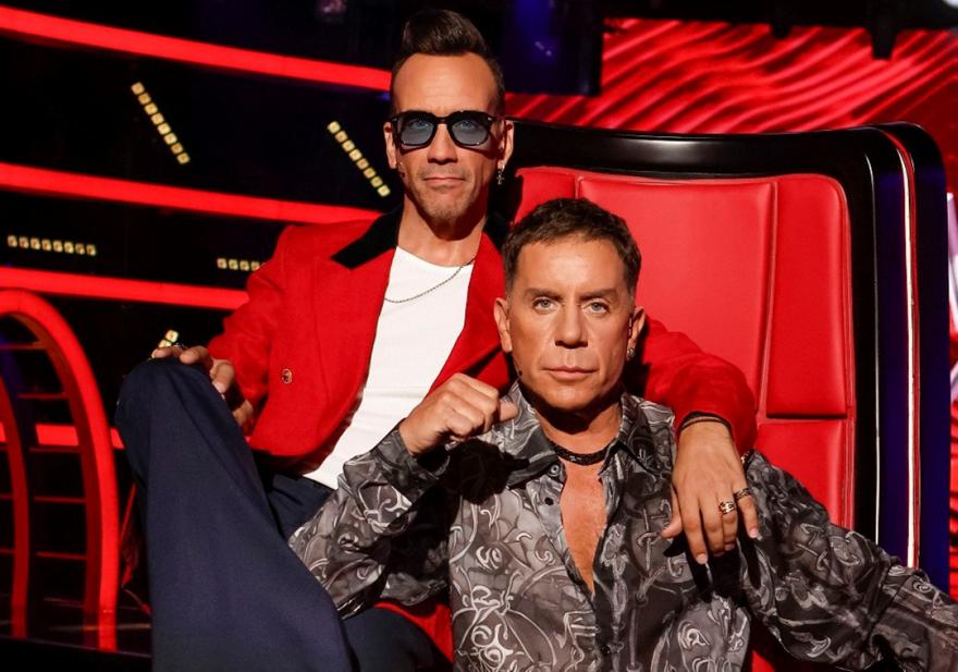 The Voice: Τι χρωστάει ο Μουζουράκης στον Μαζωνάκη κι ένα ντουέτο που μας γονάτισε (BINTEO)